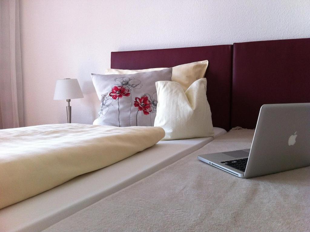 Am Flugplatz Hotel Hockenheim Værelse billede