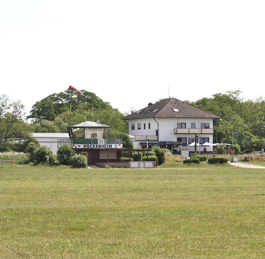 Am Flugplatz Hotel Hockenheim Eksteriør billede